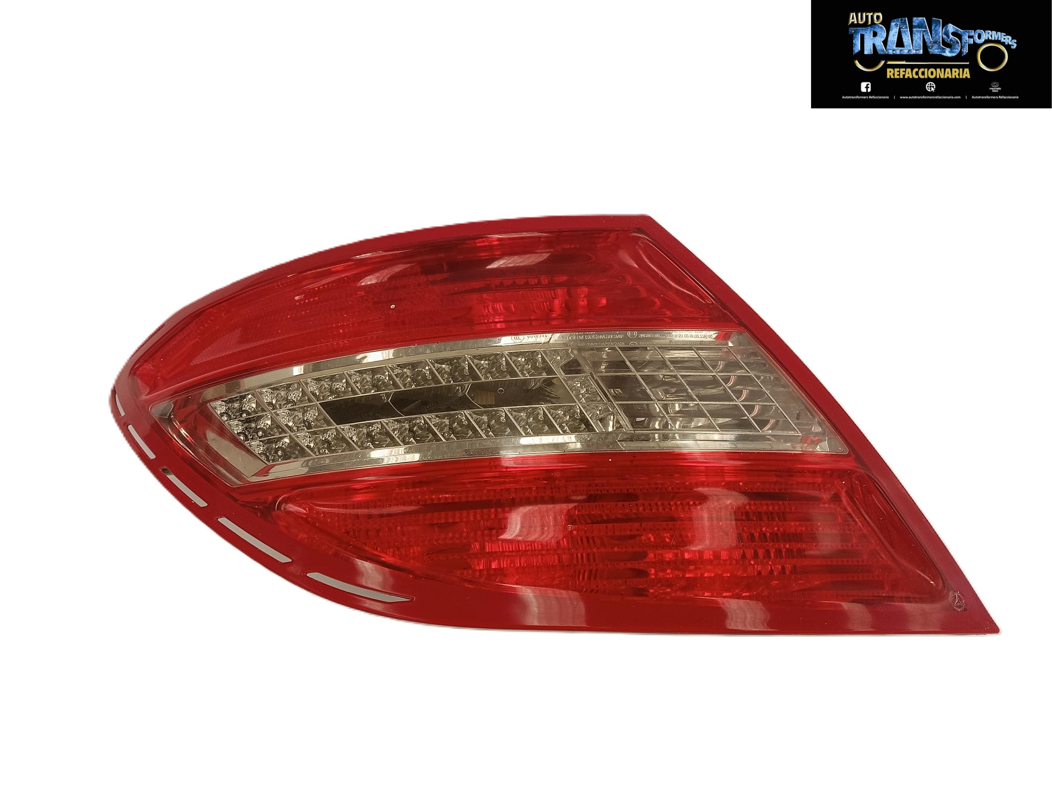 CALAVERA MERCEDES BENZ C350 Calavera Izquierda Mercedes-Benz C350 2008-2011 uso original., esta pieza se encuentra en buenas condiciones, se vende sin arnés, su precio es muy accesible, es de lado izquierdo, sus bases estan completas sin reparar, se vende como se muestra en las fotografías, AUTOTRANSFORMERS REFACCIONARIA agradece su preferencia, es una pieza usada y original.
