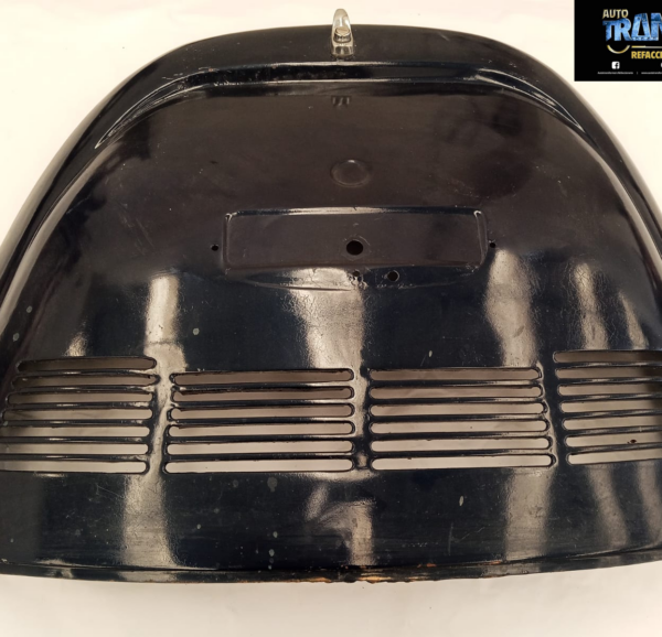 tapa Motor Vw Sedan Vocho 1974-2003, esta tapa esta reparada , esta repintada en color azul marino, se vende con una chapa pero NO tiene llave, se abre y se cierra fácilmente, tiene las bisagras como se muestra en lasa fotografías, esta pieza esta reparada y es de uso, SE VENDE COMO SE VE EN LAS FOTOGRAFIAS, su precio es muy accesible pequeñas muestra de oxidación el parte de abajo , repintando y lijando se le quita. su precio es muy accesible, AUTOTRANSFORMERS REFACCIONARIA agradece su preferencia, esperamos su compra.