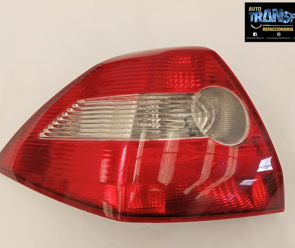 Calavera Izquierda Renault Megane 2 Sedan 2004-2006 uso, esta pieza es de la marca Renault , tiene detalles de rayones muy leves , su precio es muy accesible, se vende como se muestra en las fotografias, AUTOTRANSFORMERS REFACCIONARIA agradece su preferencia, esta pieza esta lista para instalarse, esperamos su compra